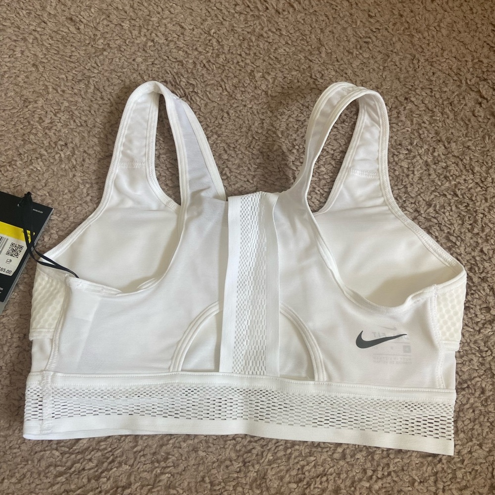 NWT Nike Women's White Sports Bra. Size Small.